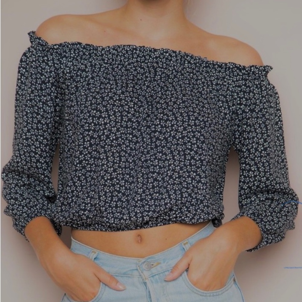 Brandy Melville Top<3